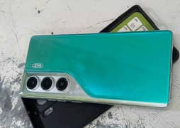 Tecno camon 40 pro only 1 month used complete Saman hai