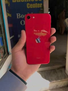 iPhone Se 2022. Waterproof. Non pta ufone sim works some times. 64gb