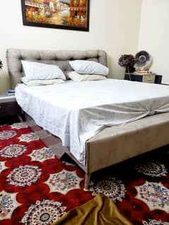 bed set, 2 side table, dressing table and mirror, bed
