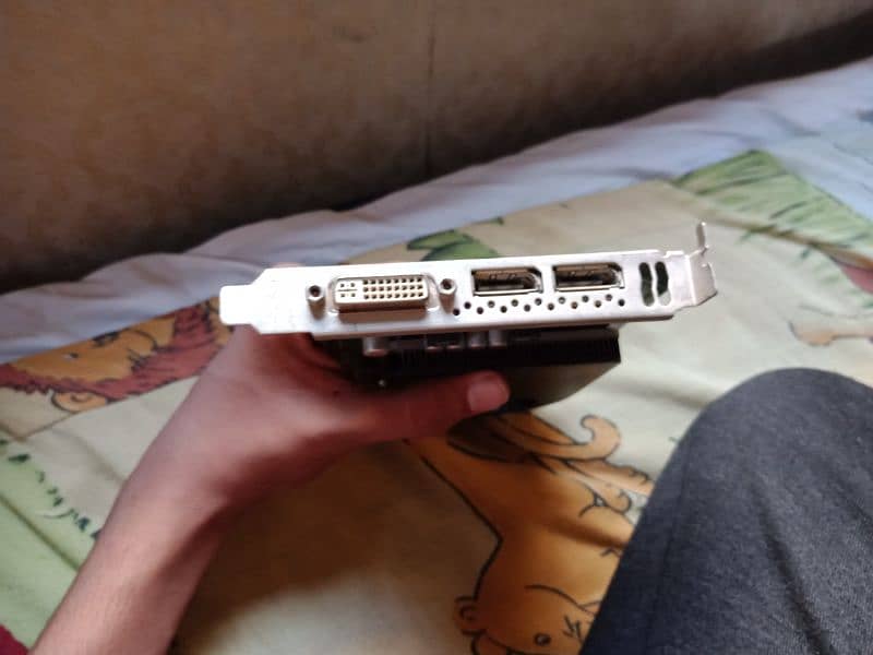 Nvidia Quadro 2000 Graphic Card 1GB GDDR5 128 BIT USED 1