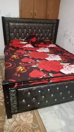 iron bed with metros