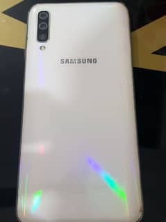 Mobile samsung 10 9 condition all ok koi masla nahi ha fece I'd ok ha
