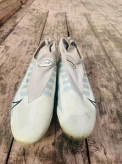Football shoes