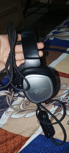 Gaming elite condition 10 10 please serious buyer