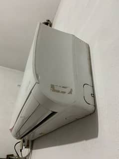 Hair 1.5 ton DC inverter brand new condition