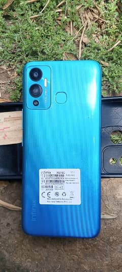 good condition infinix hot 12 play 4+1 64 urgent for sale 0303-8931100