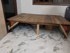 Wooden تخت