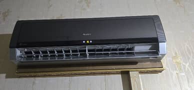 Gree Invertor With Cool & Hot Option
