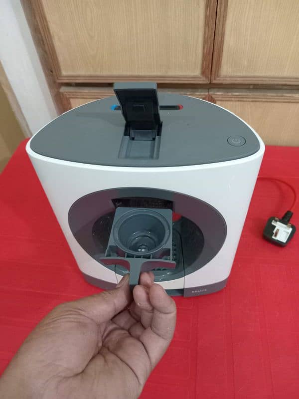 Krups Nescafe Dolce Gusto Coffee Maker 1
