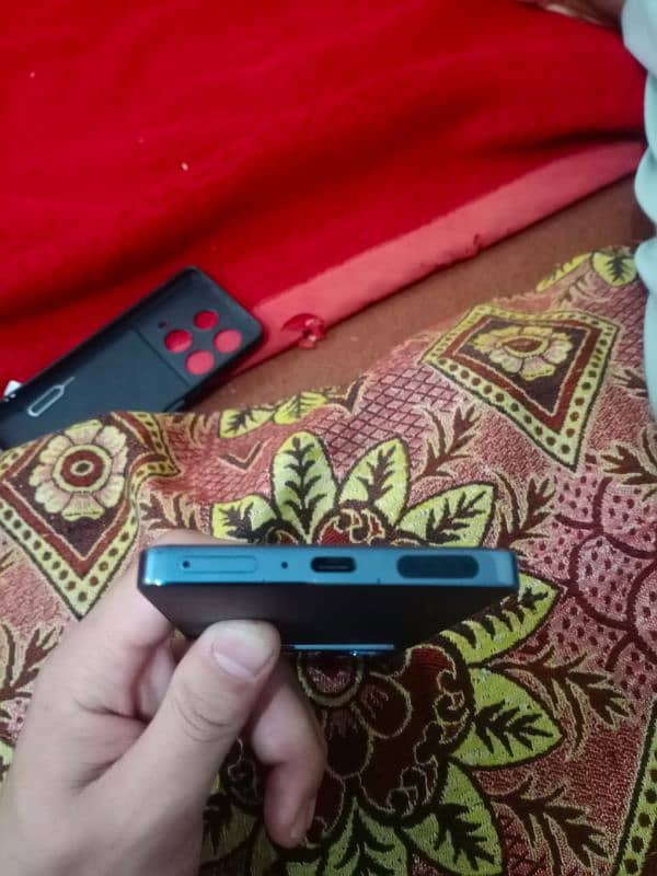 Seroius one  inbox. exchange availaible with 10/10 condition mobile. 7