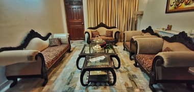 7 Seater Drawing Room Sofa Set with Table.