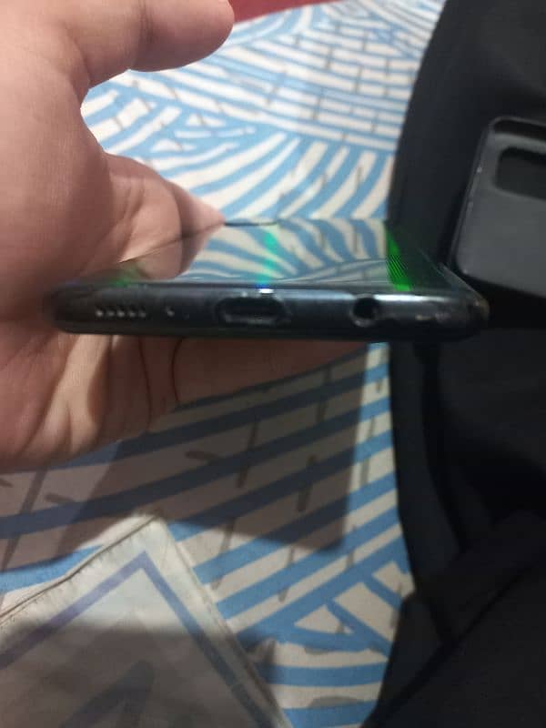Samsung A51 6/128 with box, original display and 10/10 condition 2