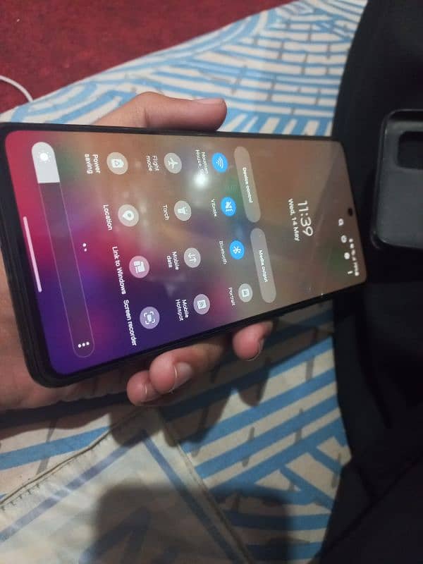 Samsung A51 6/128 with box, original display and 10/10 condition 4