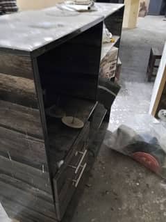 mobile shop ka counter hai jisy chahiye wo Rabta kry