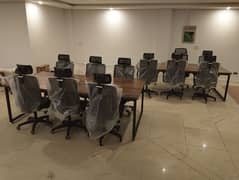 Workstation Size 8x4 Rs-24500 , 6 Person Seating office Table