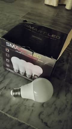 4 PCs Smart Led light bulb with app and remote