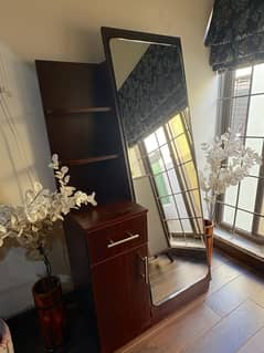 Modern Dressing Table with Inside Storage