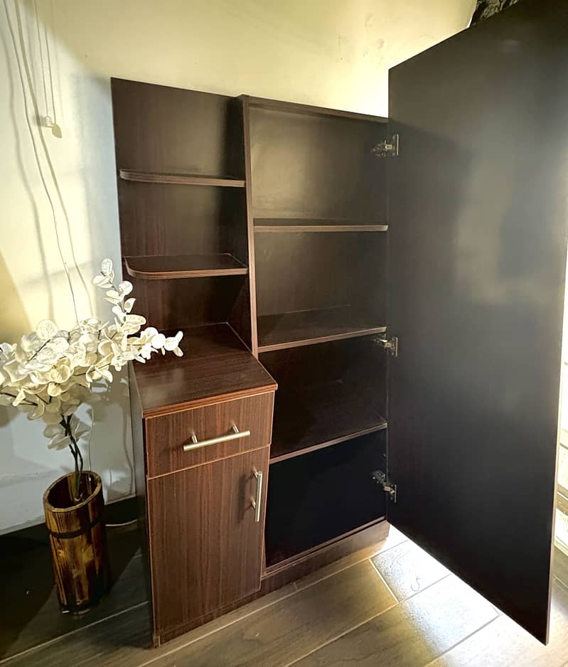 Modern Dressing Table with Inside Storage 2