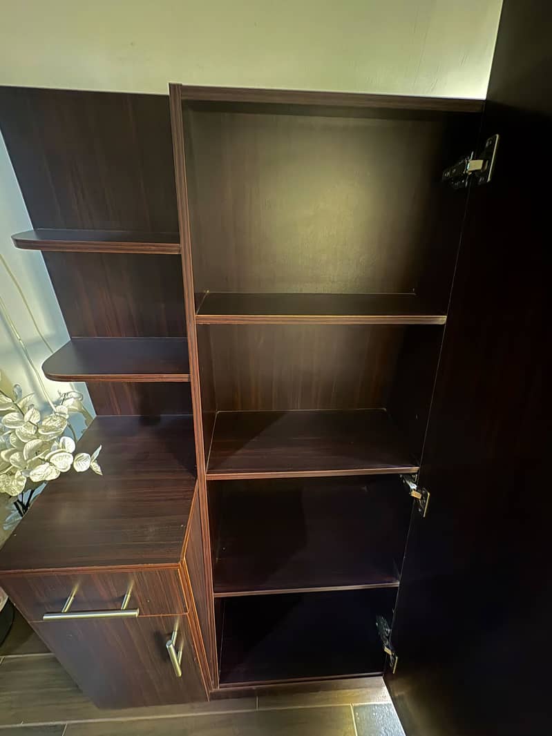 Modern Dressing Table with Inside Storage 3