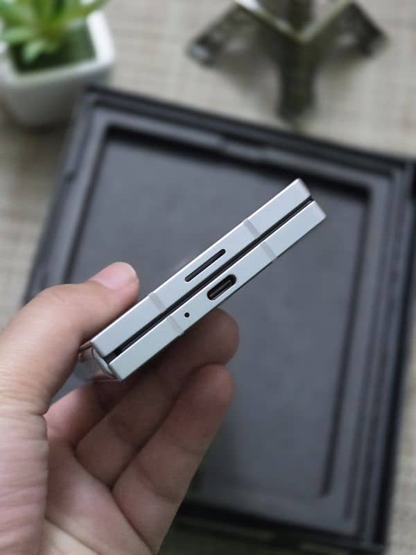 Samsung Galaxy Z Fold 6 Non PTA Non Active 4