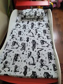 selling car themed bed