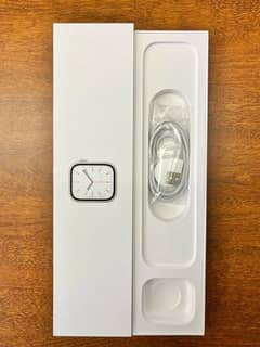 urgent sale Apple watch series 7 45mm with box