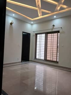 5 Marla beautiful portions available for rent