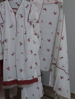2 pcs shirt and dupatta available