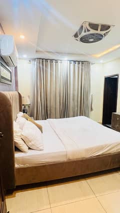 One Bedroom Vip apartment available on daily basis in bahria town LHR