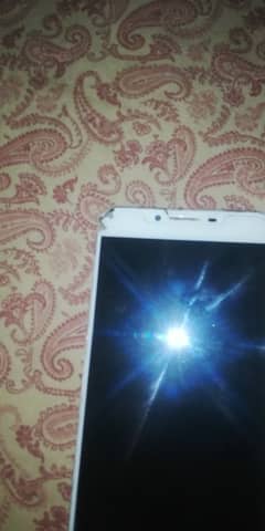 Samsung C9 pro little bit corner damge hai chalnay me OK hai
