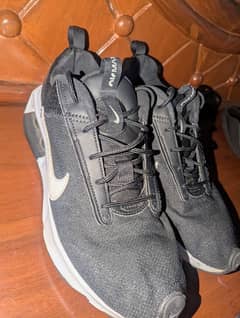 Nike Air Max Interlock
