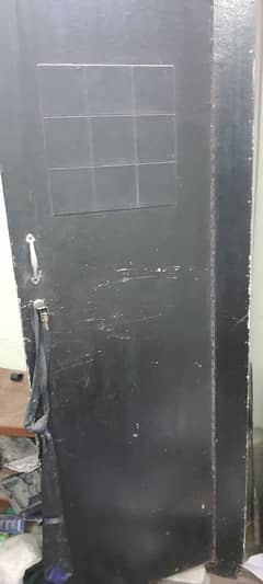 almari single door available urgent sale