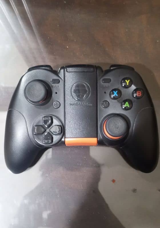 RK-GAME 4TH BLUETOOTH WIRELESS CONTROLLER 1