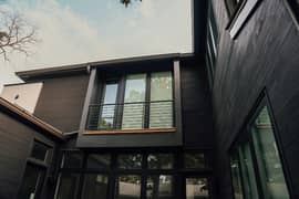 600 Yards 6 Beds Magnificent BungalowFor Sale With A Beautiful Lawn A Big Garage And An In-House Gymnasium In A Super Quiet Peaceful And Secure Street For Those Who Value Living In The City Center Amongst Cultured Families In A Pure Residential Area