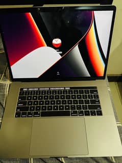 Macbook pro i7 2017 generation for sale