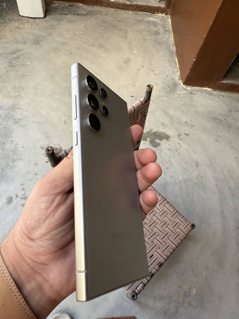 None PTA, E Sim none active 2 months working with box charger Cabel 4
