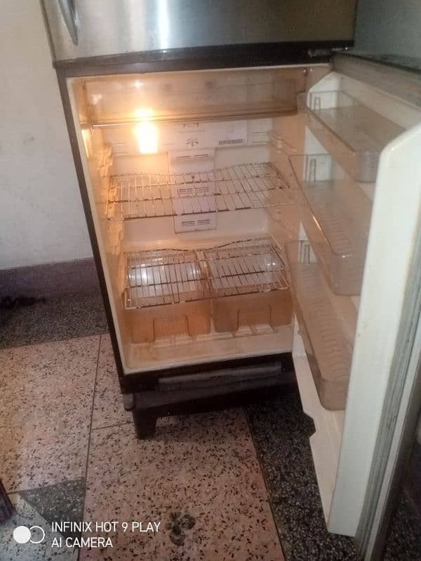 jumbo size fridge,10/10 condition small size k sath exchange possible 3