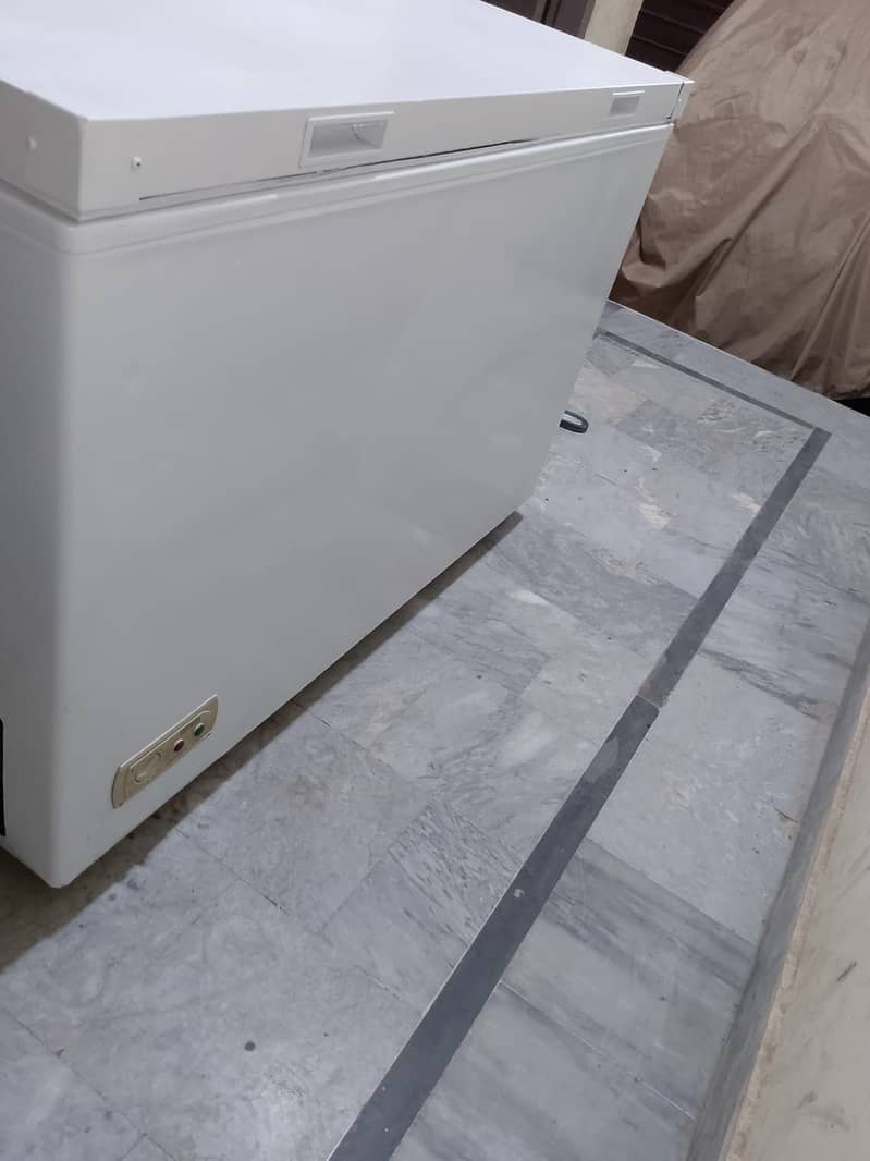 Waves deep freezer 03221345693 1