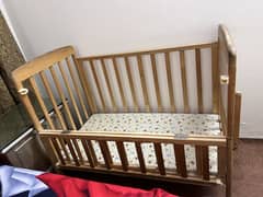 Baby cot / baby crib / baby’s bed / bassinet