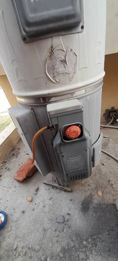 Used Geyser for Sale – Excellent Condition | Reasonable Price