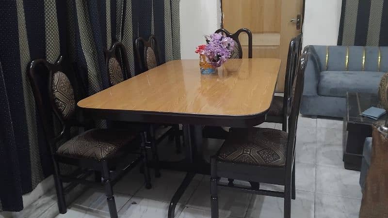 dinning with 6chairs solid heavy wooden made excellent condition 6