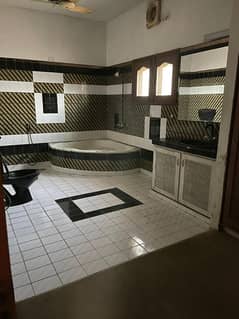 Fully furnished master bedroom available for rent