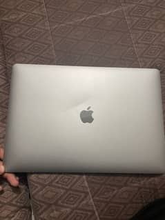 MacBook pro 2019 core i9 16/512