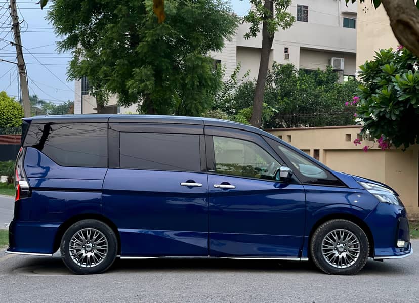 Nissan SERENA E-POWER HIGHWAYSTAR 2020/2024 3