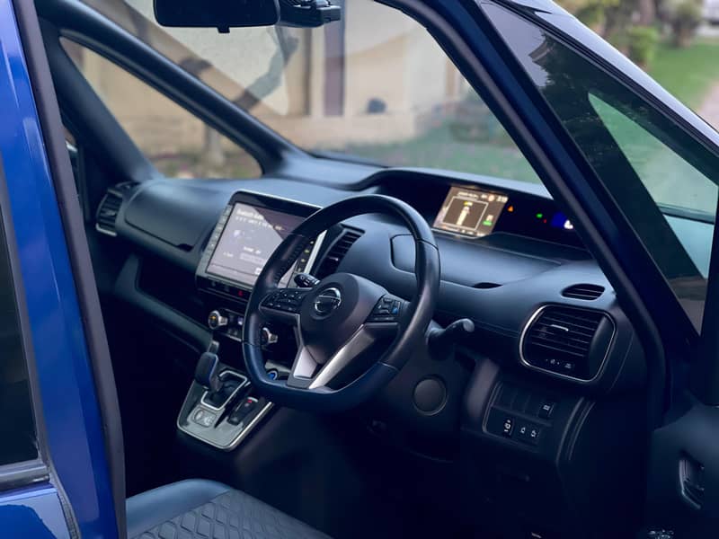 Nissan SERENA E-POWER HIGHWAYSTAR 2020/2024 8