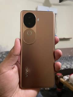 vivo v40e . . 11 mont Plus wrnty