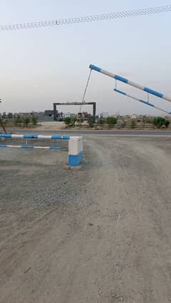 400 Sq Yard West Open corner plot for sale in BLOCK 4 PIR AHMED ZAMAN TOWN