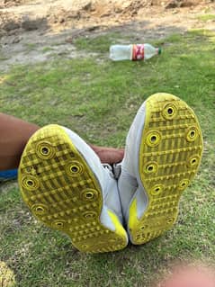 Spikes shoes