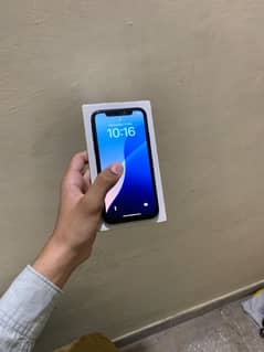 iPhone XR non PTA Factory Unlock 64 Gb With Box Exchange possible
