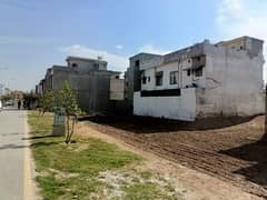 5 Marla Pairs Plot Available For Sale